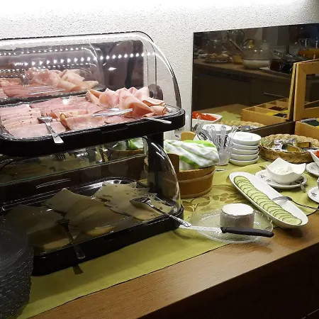 Konukevi Haus Silvia Flachau